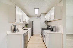 Building Photo - Aurora Meadows