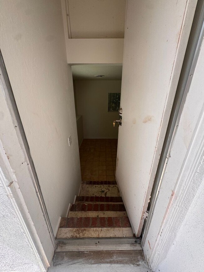 Building Photo - 148 Agard St