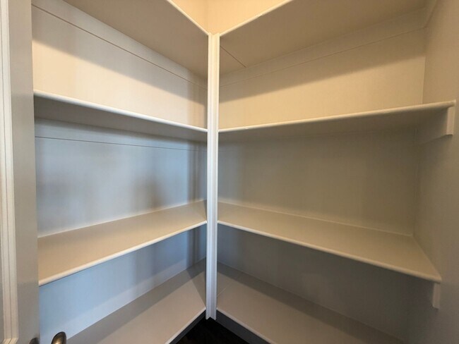 Building Photo - BRAND NEW TOWNHOME FOR RENT!