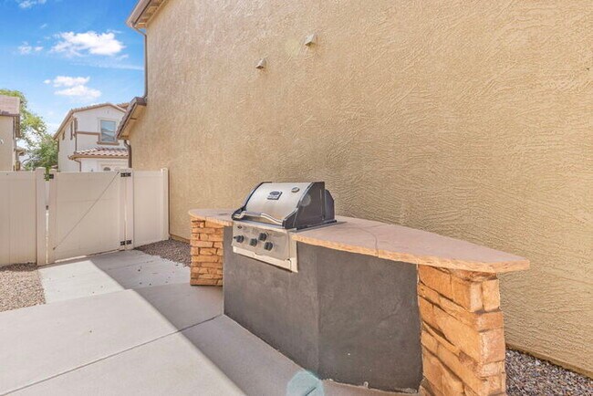 Building Photo - 3828 E Jasper Dr