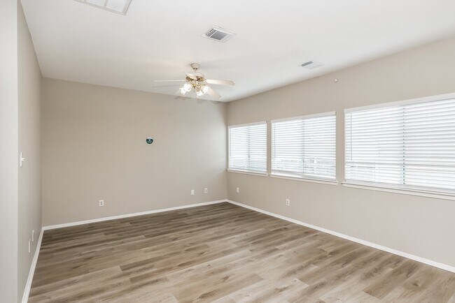 Building Photo - 20627 Sycamore Crest Ln