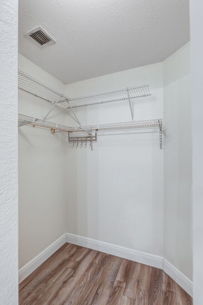 Building Photo - ** IBIS CLUB ** 3 BED / 2 BATH - CONDO - GATED COMMUNITY - SMALL PET OK! - ANNUAL RENTAL