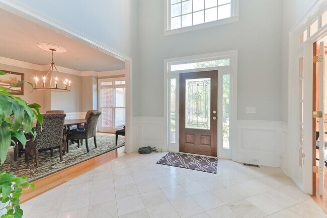 Building Photo - 3030 Sugarloaf Club Dr