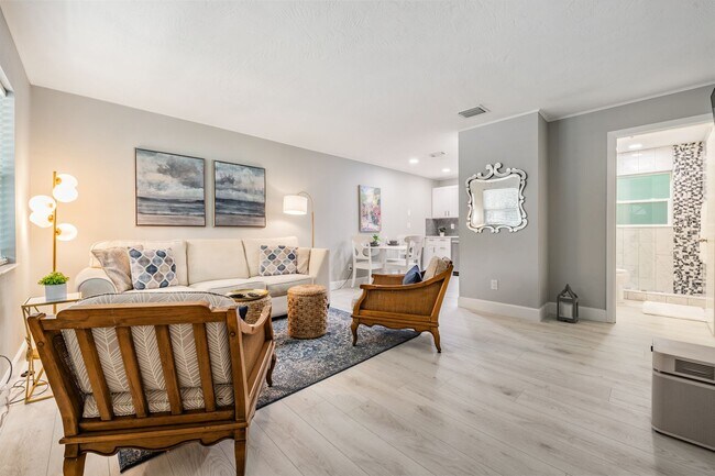 Building Photo - 1158 7th St S