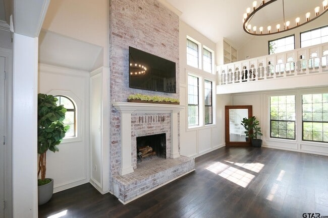 Building Photo - 18751 Ridgeline Rd