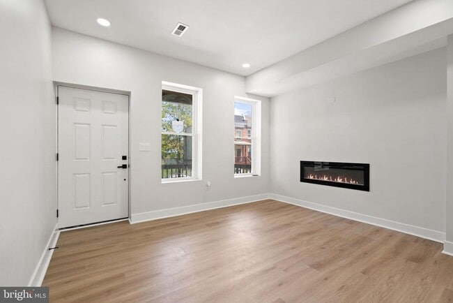 Building Photo - 711 McCabe Ave