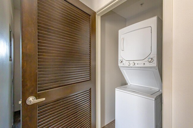 Building Photo - 502 Shiloh Dr