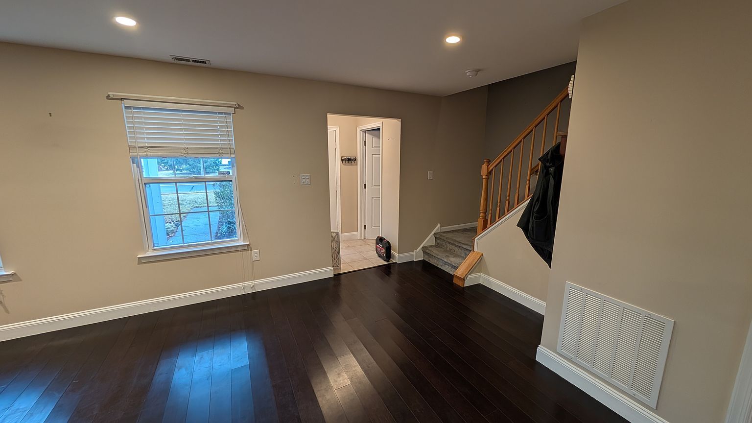 Building Photo - 228 Birch Hollow Dr