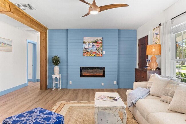 Building Photo - 759 Lantana Ave