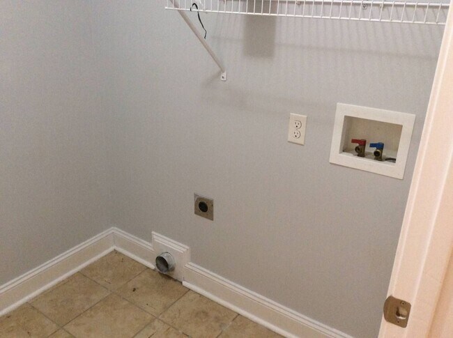 Building Photo - New Bern Family Home 3 bedroom with FROG