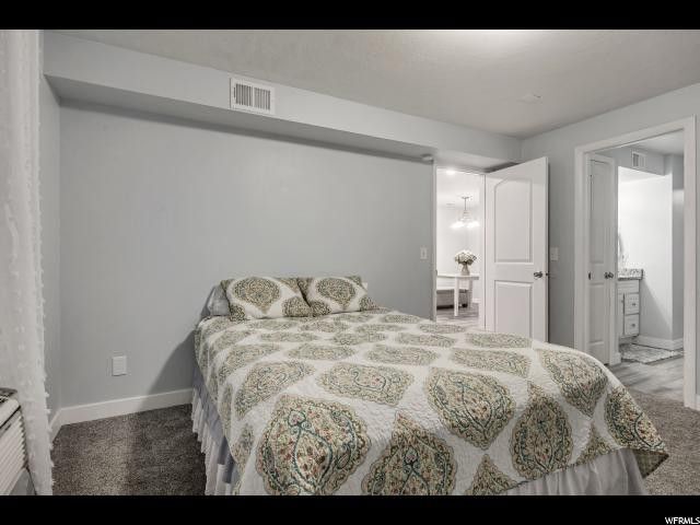 Building Photo - 5660 Meadow Ln