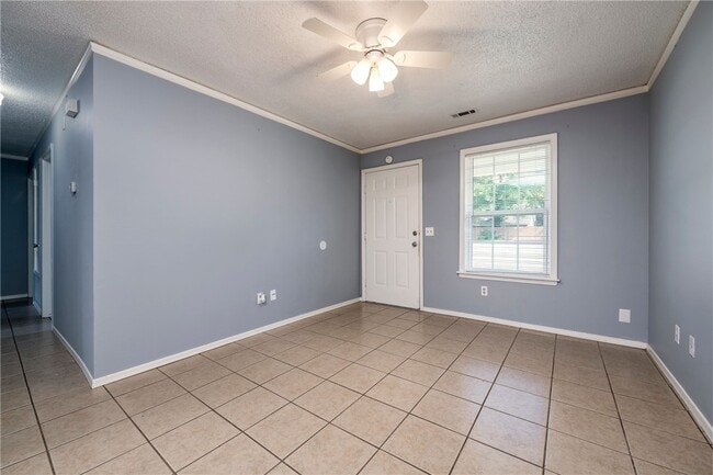 Building Photo - 3408 W Olive St