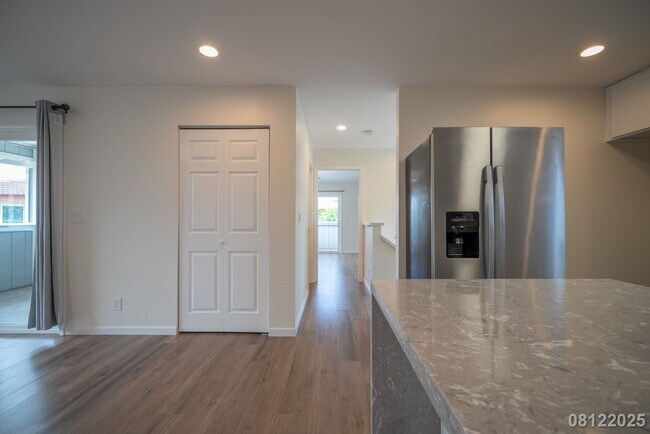Building Photo - $4900 4BR/2.5BA Ewa Beach Unit - Energy Ef...