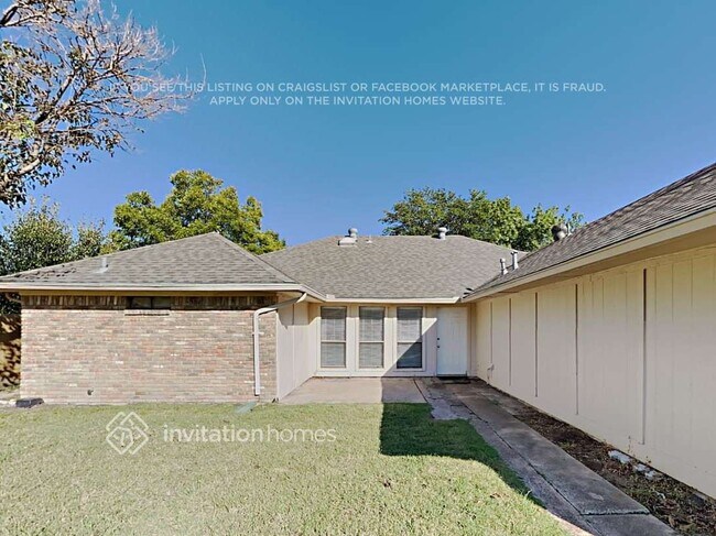 Building Photo - 801 Meadow Creek Dr