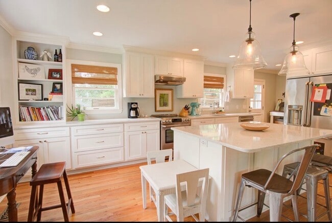 Building Photo - 650 Auburn Dr