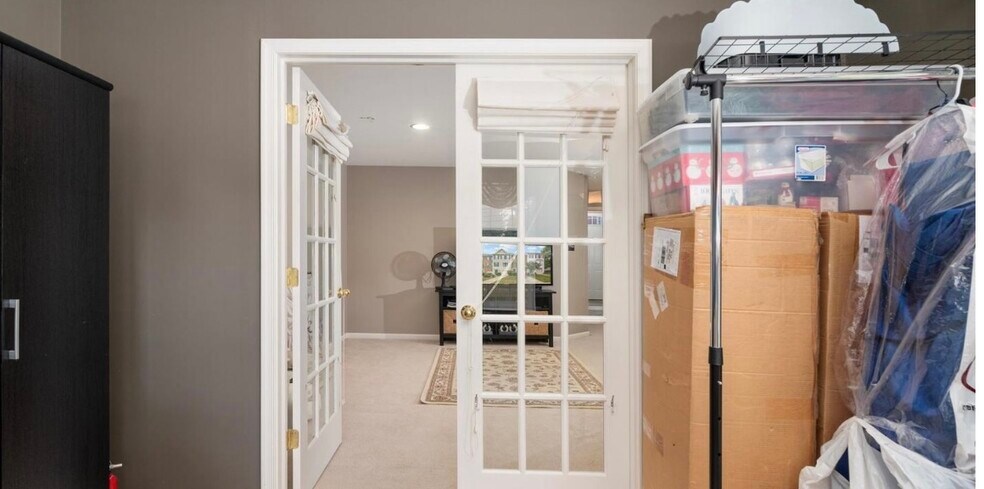 Building Photo - 1028 Meandering Way