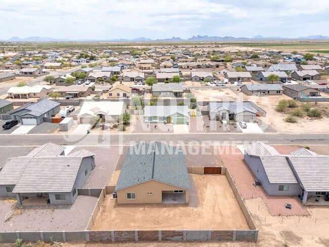 Building Photo - Beautiful Brand New Home with Block Wall