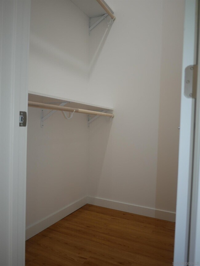 Building Photo - 1637 Kearsarge Rd