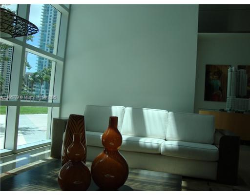 Building Photo - 300 S Biscayne Blvd