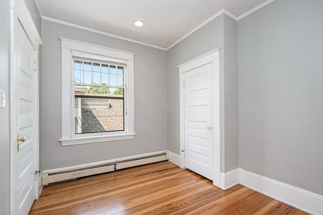 Building Photo - 456 Lafayette Ave SE