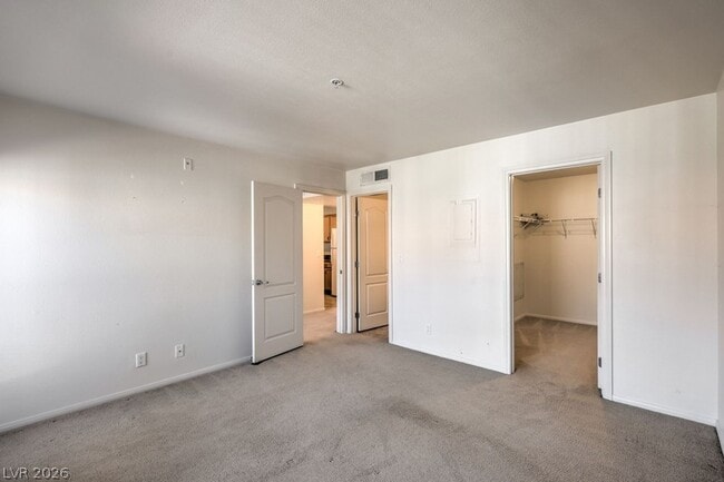 Building Photo - 2111 Sealion Dr