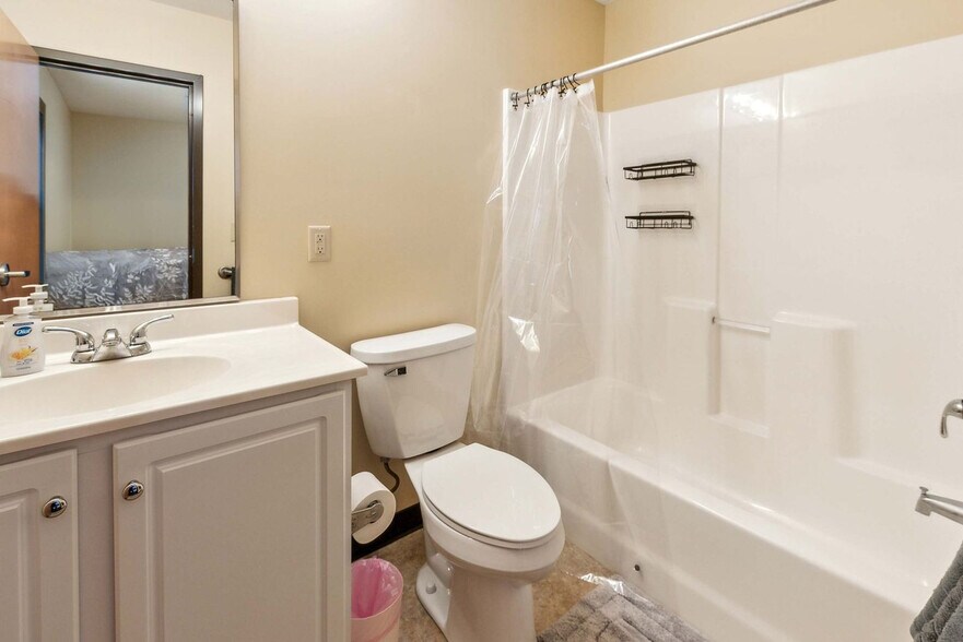 Building Photo - 1695 N Lexington-Springmill Rd