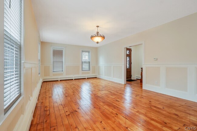 Building Photo - 206 E Genesee St
