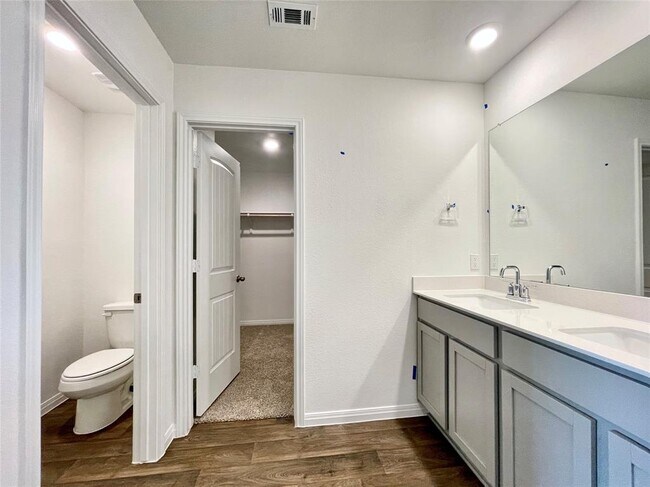 Building Photo - 590 Gladiola Lp