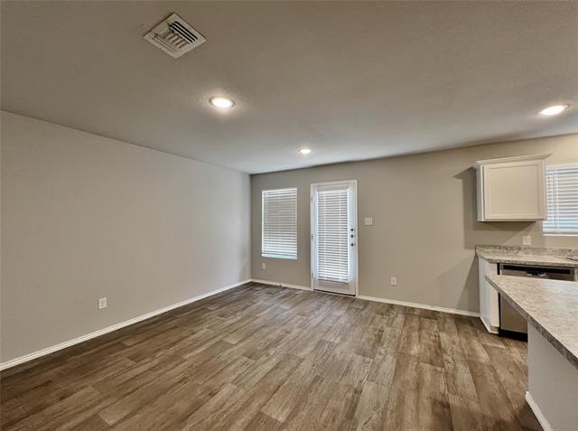 Building Photo - 824 Towngreen Dr
