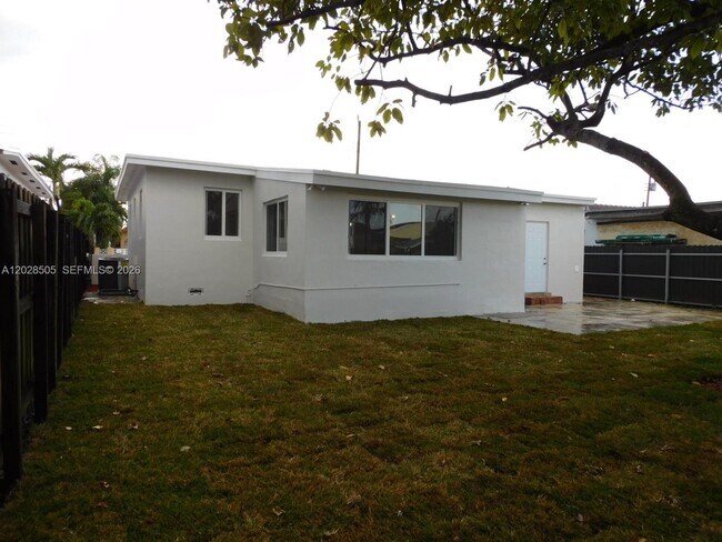 Building Photo - 3333 SW 89th Ave