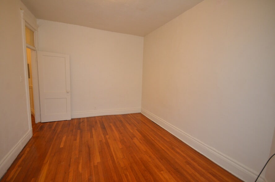 Building Photo - 15 Walbridge St