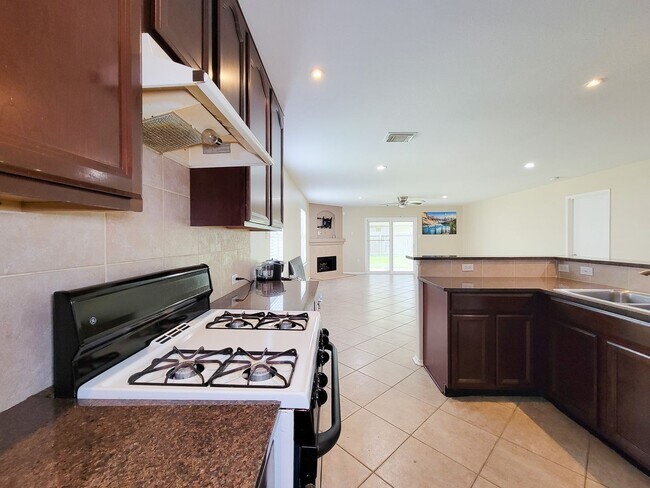 Building Photo - Comfort meets style in this home situated ...