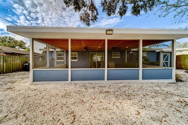Building Photo - 11615 W Leisure Ln