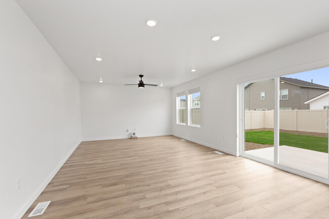 Building Photo - 6658 W Aileron St