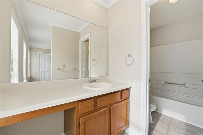 Building Photo - 1015 Plantation Way