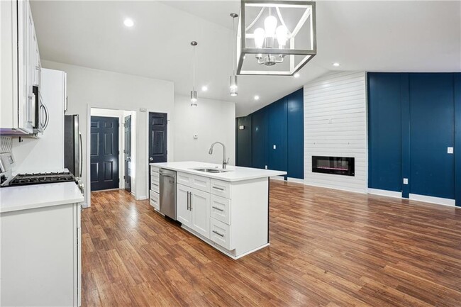 Building Photo - 2061 Tiger Flowers Dr NW