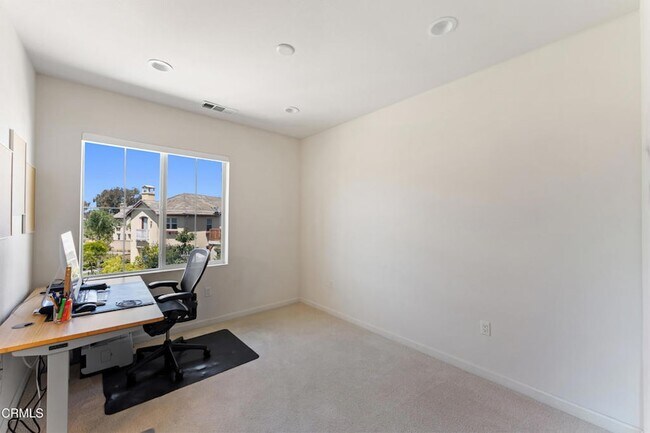 Building Photo - 2353 Nicklaus St
