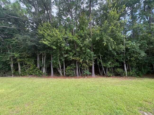 Building Photo - 10621 Creek Ridge Dr