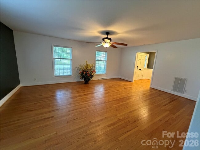 Building Photo - 608 Margaret Dr