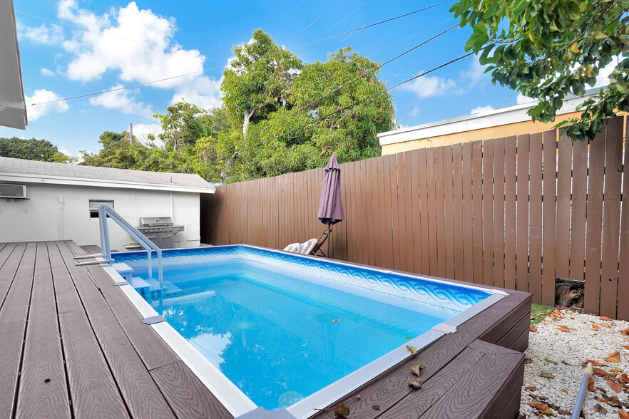 Building Photo - 37 NW 47th St