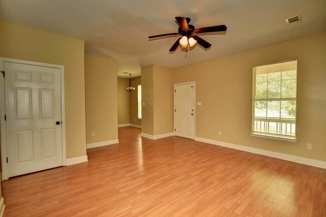 Building Photo - 719 42nd Ave