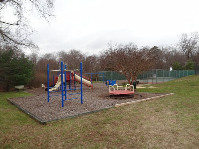 Building Photo - 822 Anna Ln