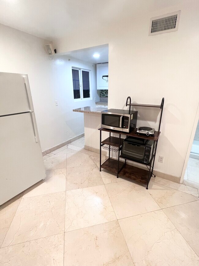 Building Photo - 22924 De Kalb Dr