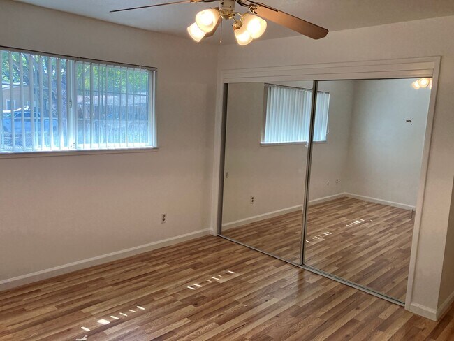 Building Photo - 1704 Ellison Dr