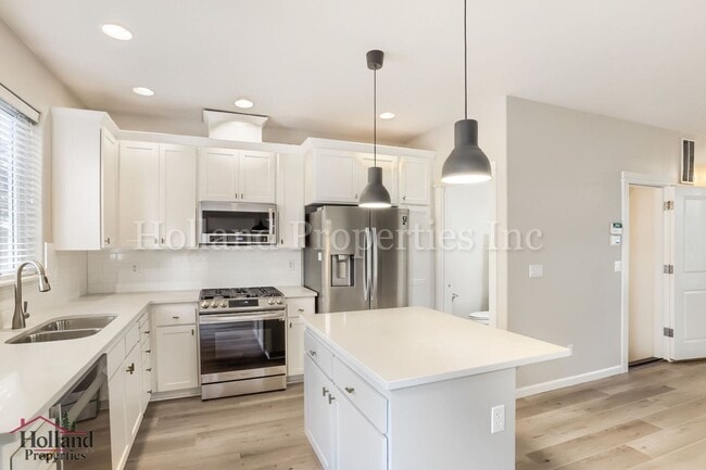 Building Photo - 16028 SW Gage Ln