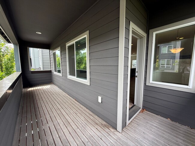 Building Photo - Spacious 3BR Home in Arcadia Terrace