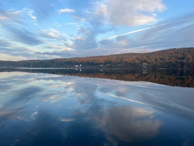 Building Photo - 44 W Shore Rd