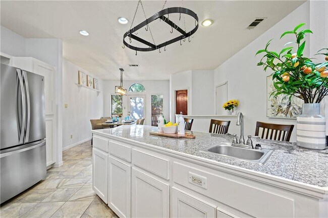 Building Photo - 10108 Talleyran Dr