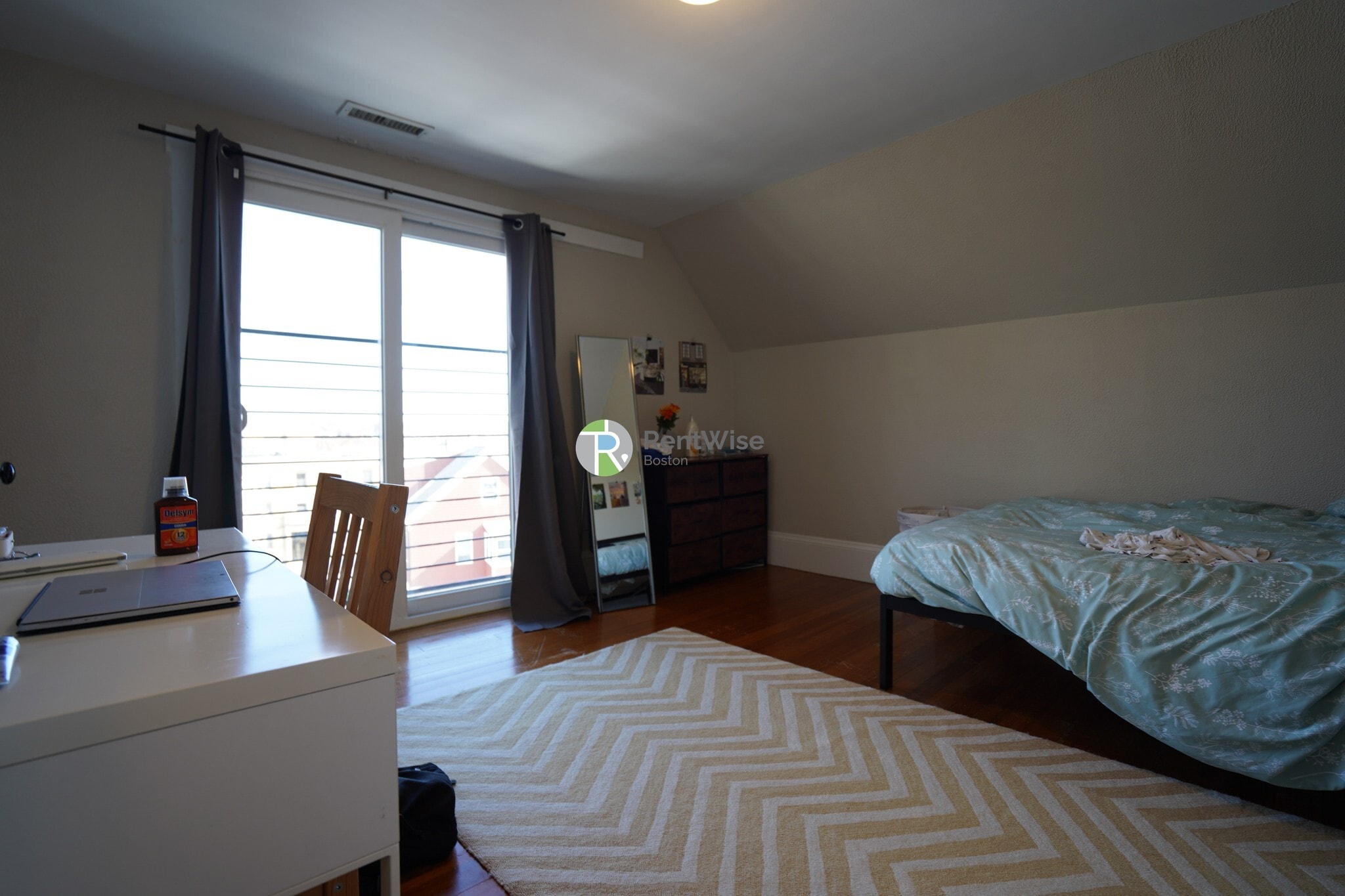 Building Photo - 27 Emery St