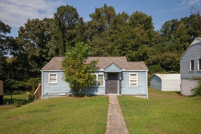 Building Photo - Charming Renovated Bungalow in Grove Park ...